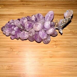 Vintage Amethyst Grape Cluster Décor – Polished Quartz Beads & Metal Leaves